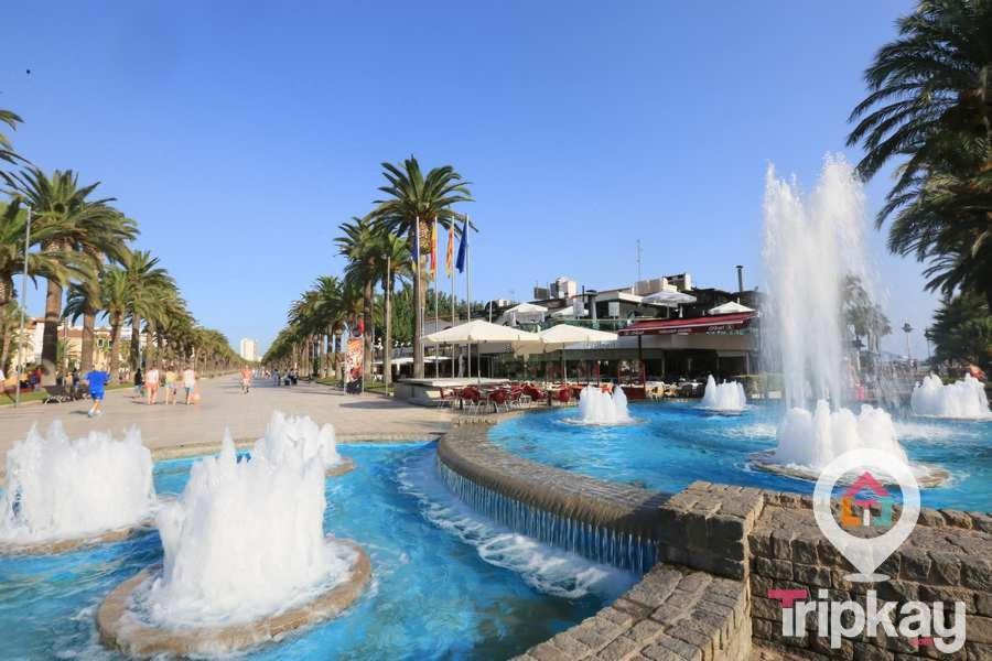 Luminoso Apartamento En Salou Con Terraza Y Parque Infantil Ideal Familias Eksteriør billede