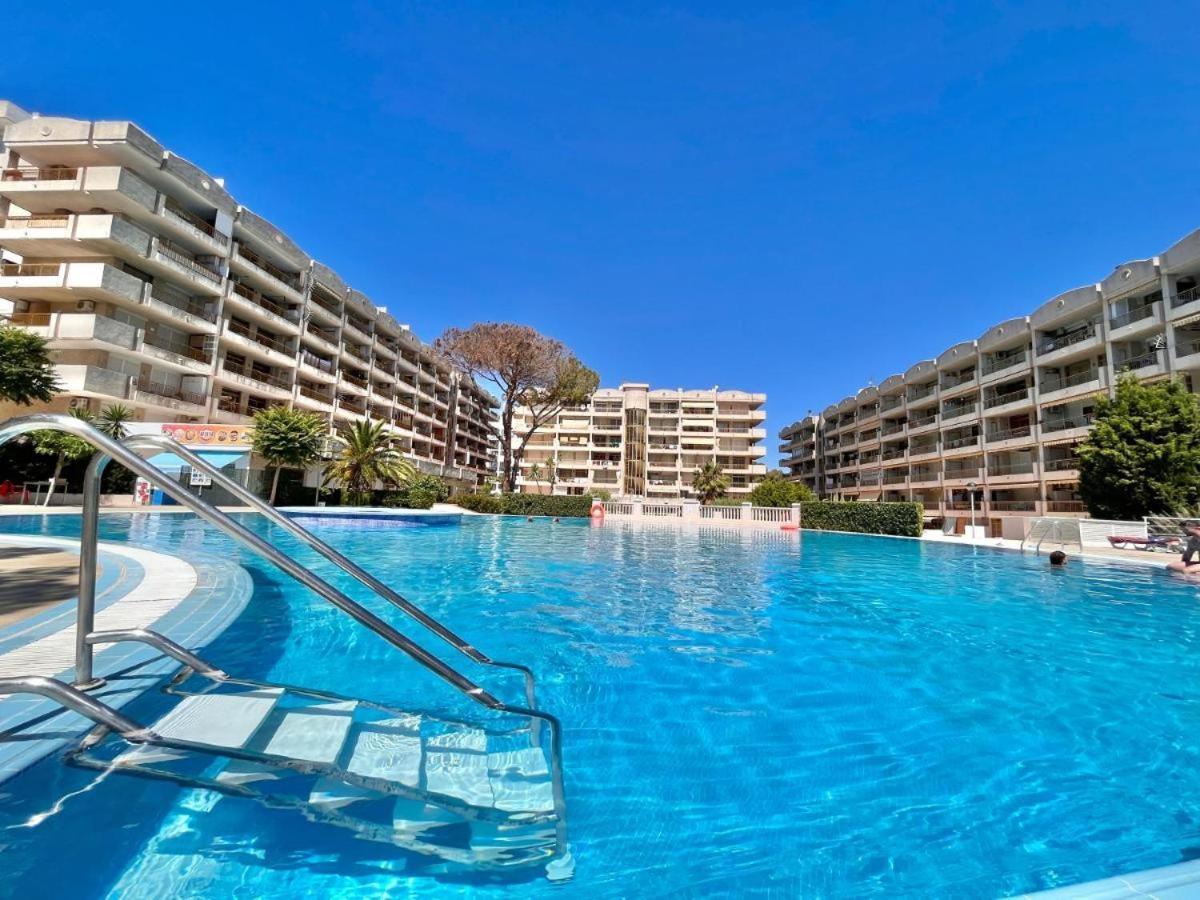Luminoso Apartamento En Salou Con Terraza Y Parque Infantil Ideal Familias Eksteriør billede