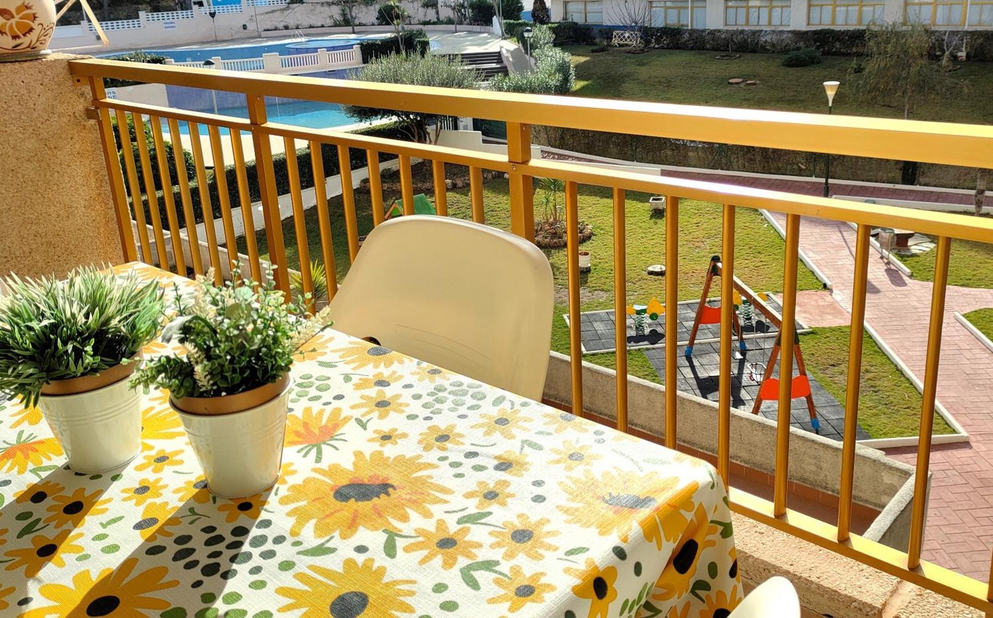 Luminoso Apartamento En Salou Con Terraza Y Parque Infantil Ideal Familias Eksteriør billede